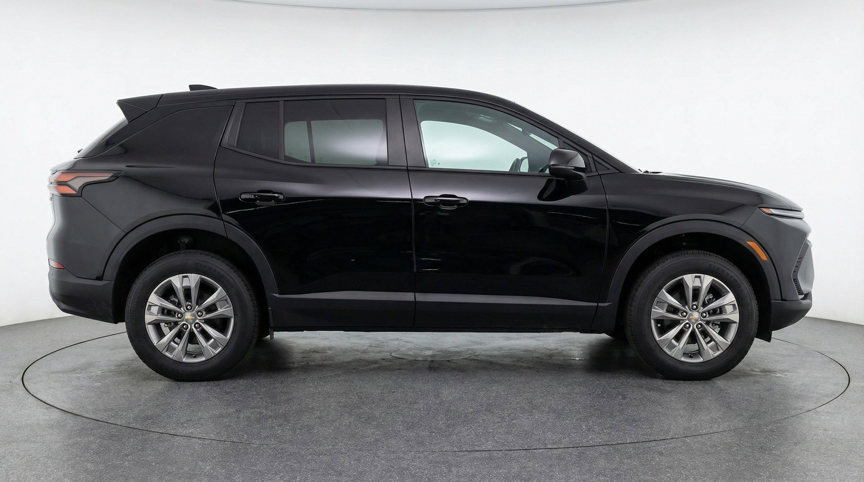 Used 2025 Chevrolet Equinox LT FWD image 11