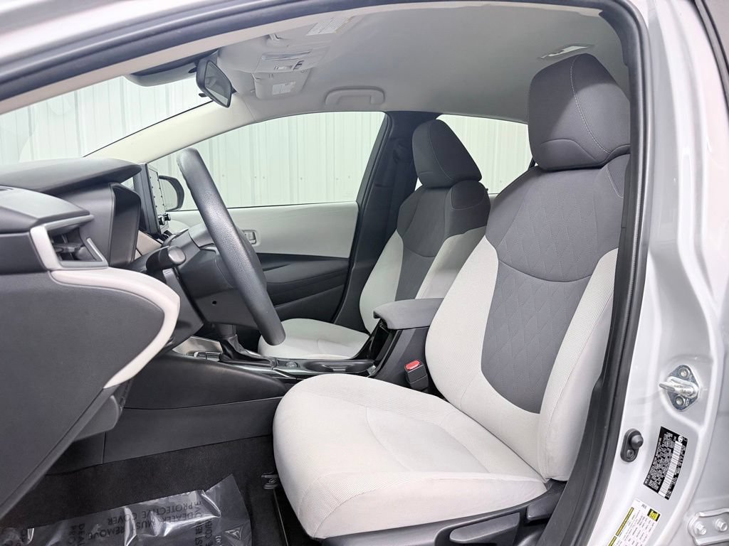 Used 2022 Toyota Corolla LE FWD image 13