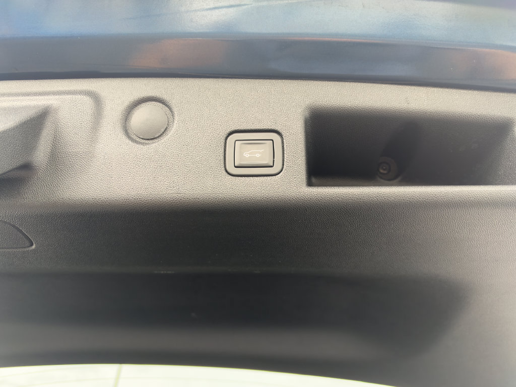 Used 2019 Chevrolet Equinox LT AWD/4WD image 18