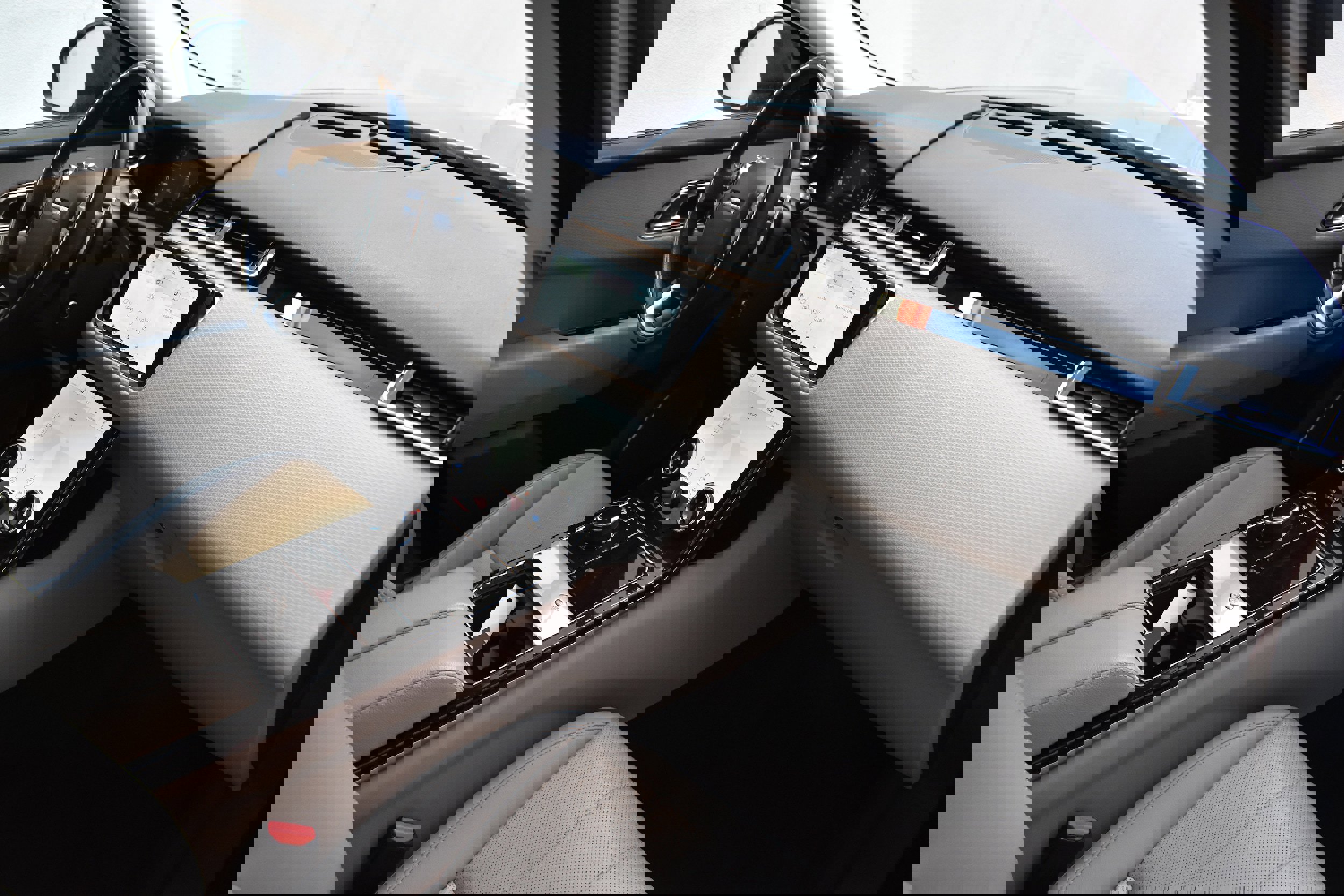 Used 2019 Land Rover Range Rover Velar R-Dynamic SE AWD/4WD image 26