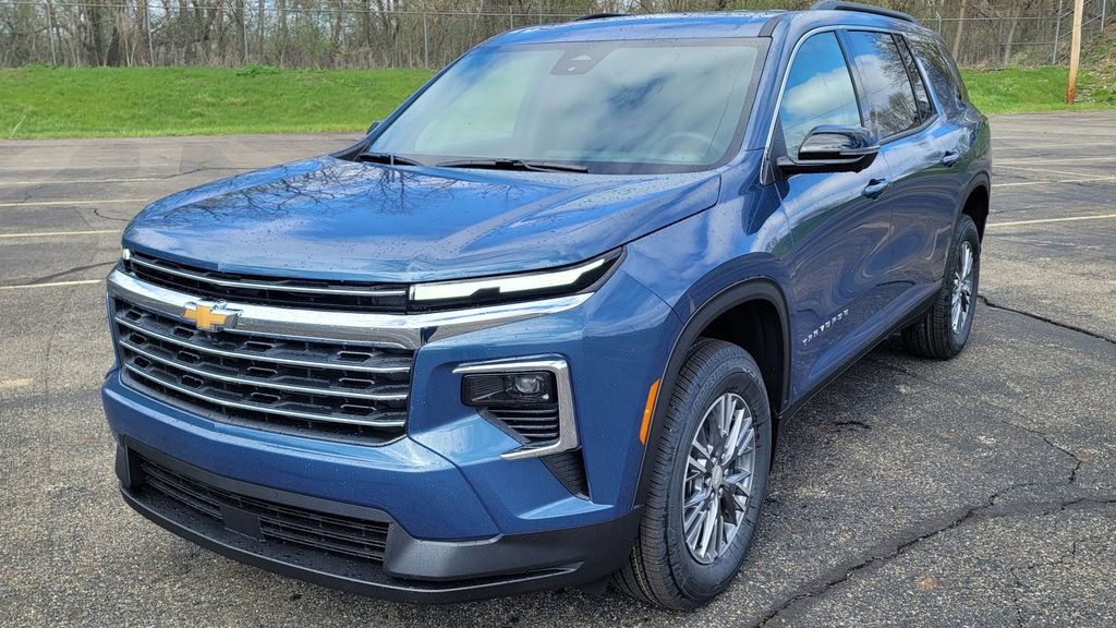 New 2026 Chevrolet Traverse LT image 3