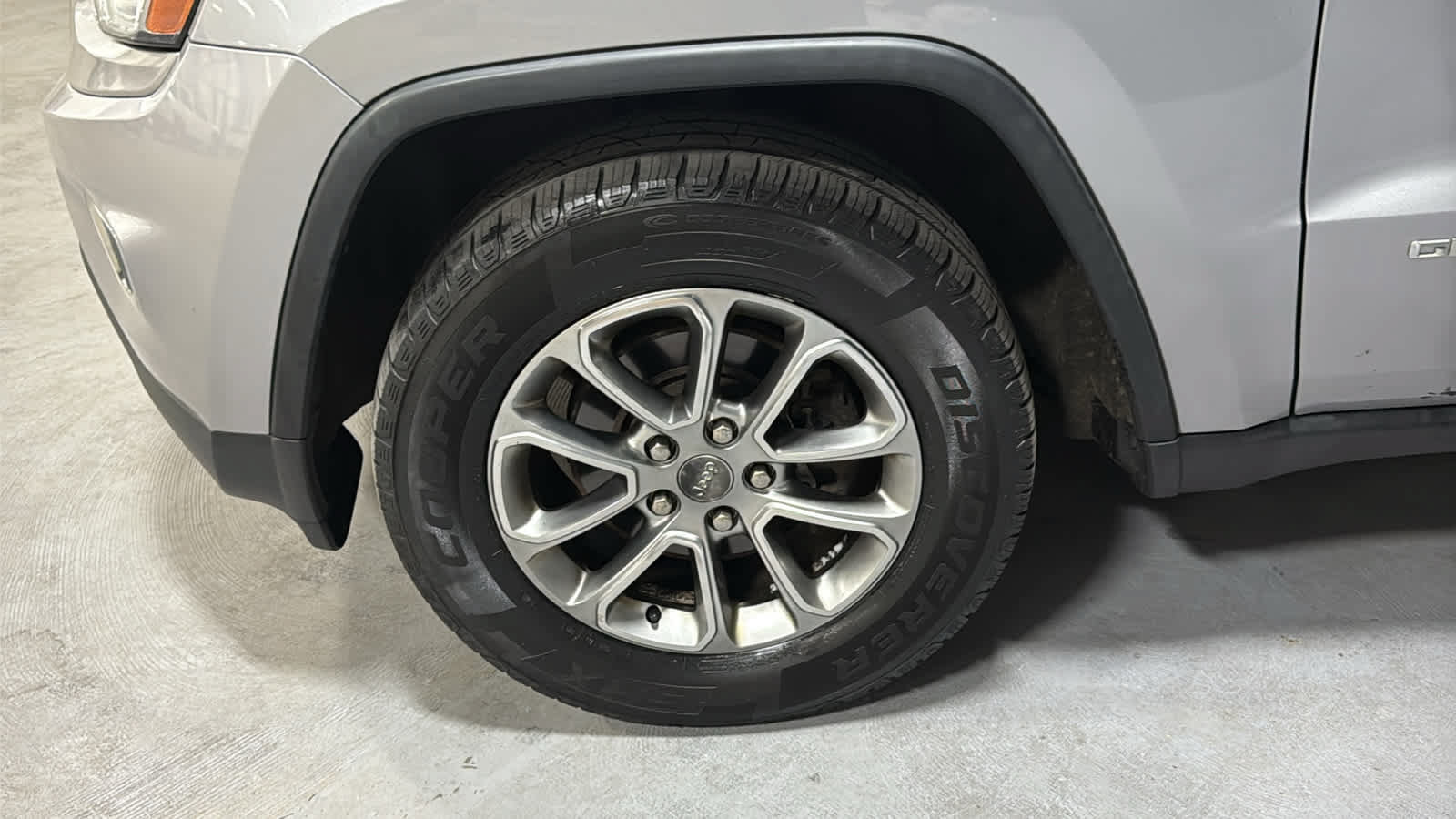 Used 2014 Jeep Grand Cherokee Limited w/ Luxury Group II AWD/4WD image 8