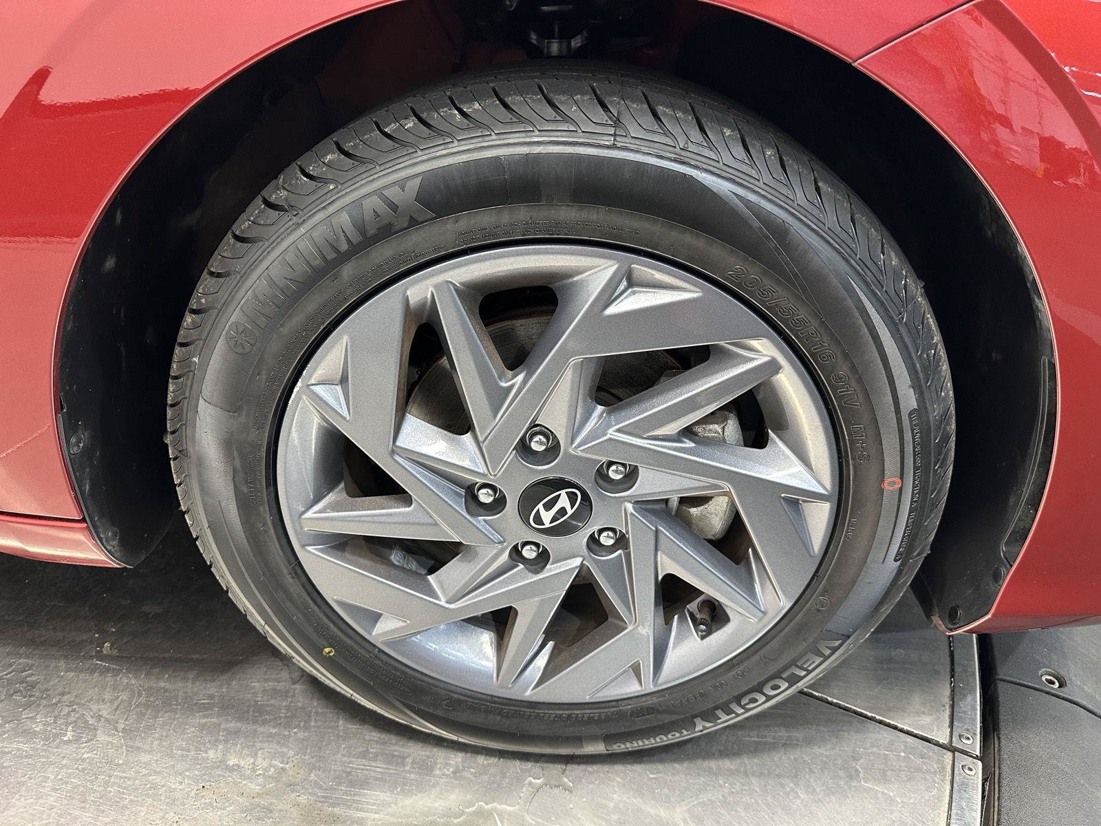 Certified 2024 Hyundai Elantra SEL FWD image 12