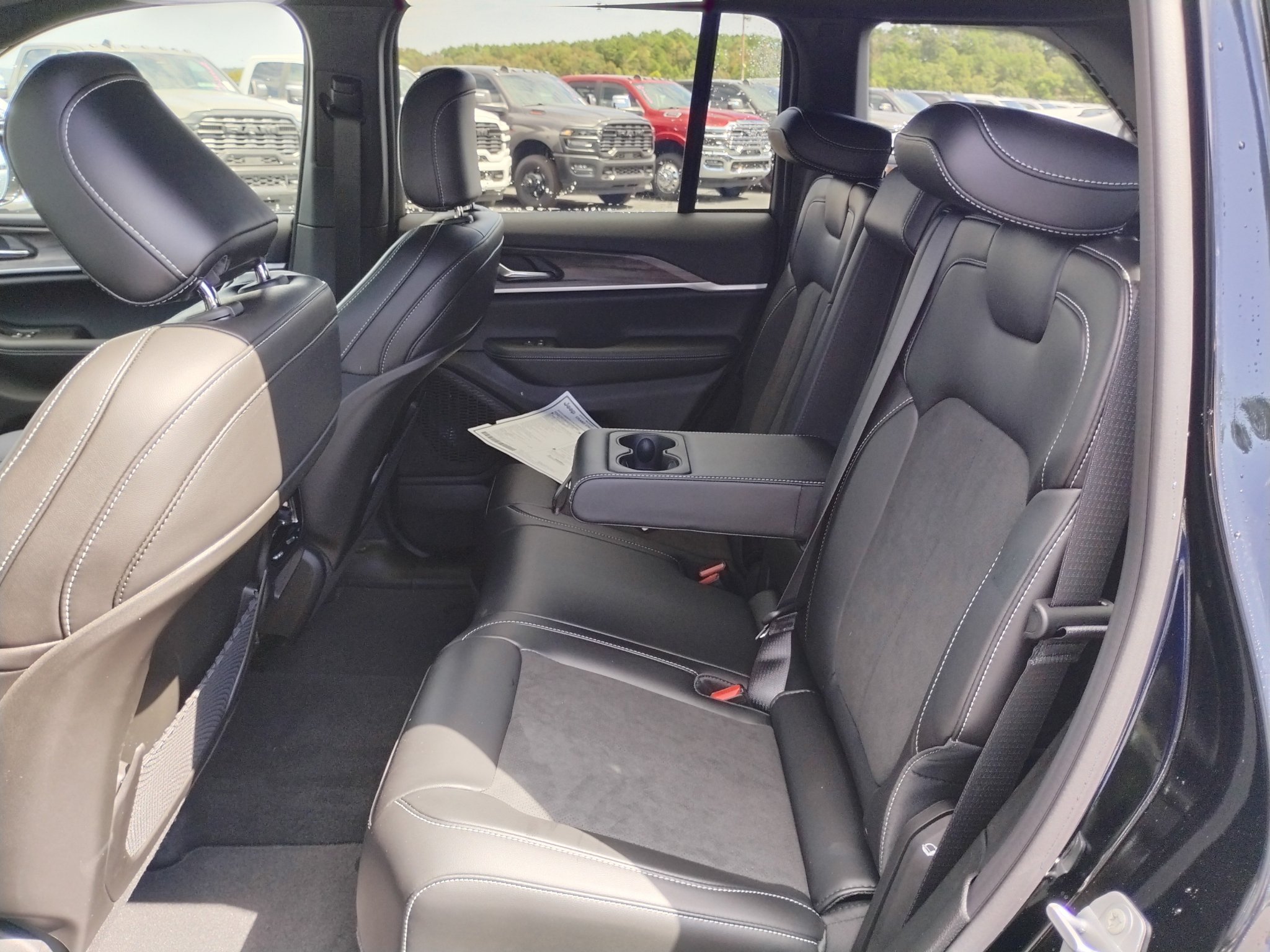 New 2027 Jeep Grand Cherokee Altitude AWD/4WD image 16