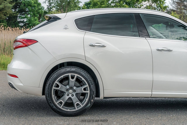Used 2017 Maserati Levante S AWD/4WD image 10