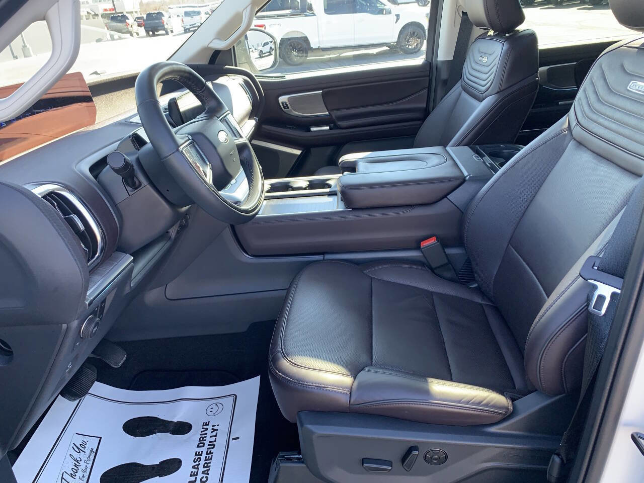 Used 2025 Ford Expedition Platinum w/ Platinum Ultimate Package image 10