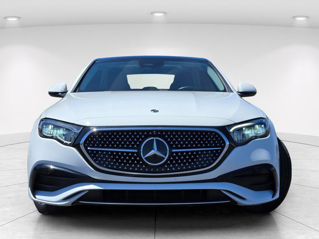 Used 2025 Mercedes-Benz E 350 4MATIC Sedan image 2