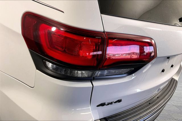 Used 2020 Jeep Grand Cherokee Trailhawk w/ Trailhawk Luxury Group AWD/4WD image 12