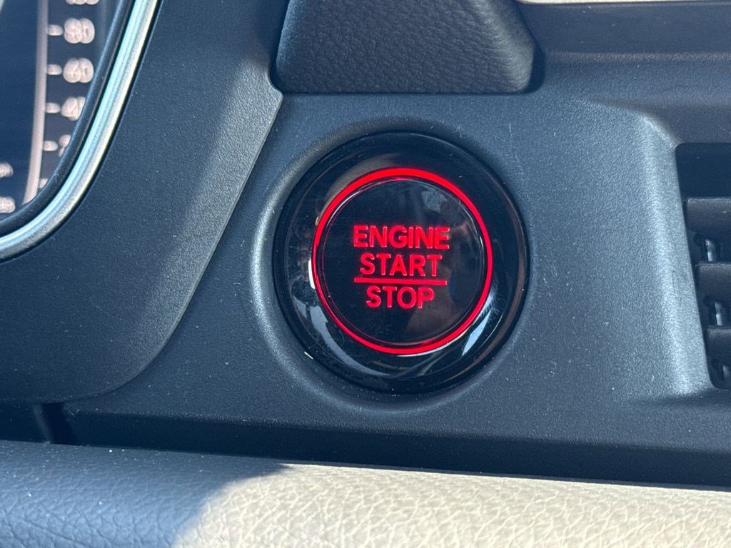 Certified 2025 Honda Pilot Black Edition image 29