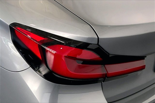 Certified 2023 BMW 540i image 28