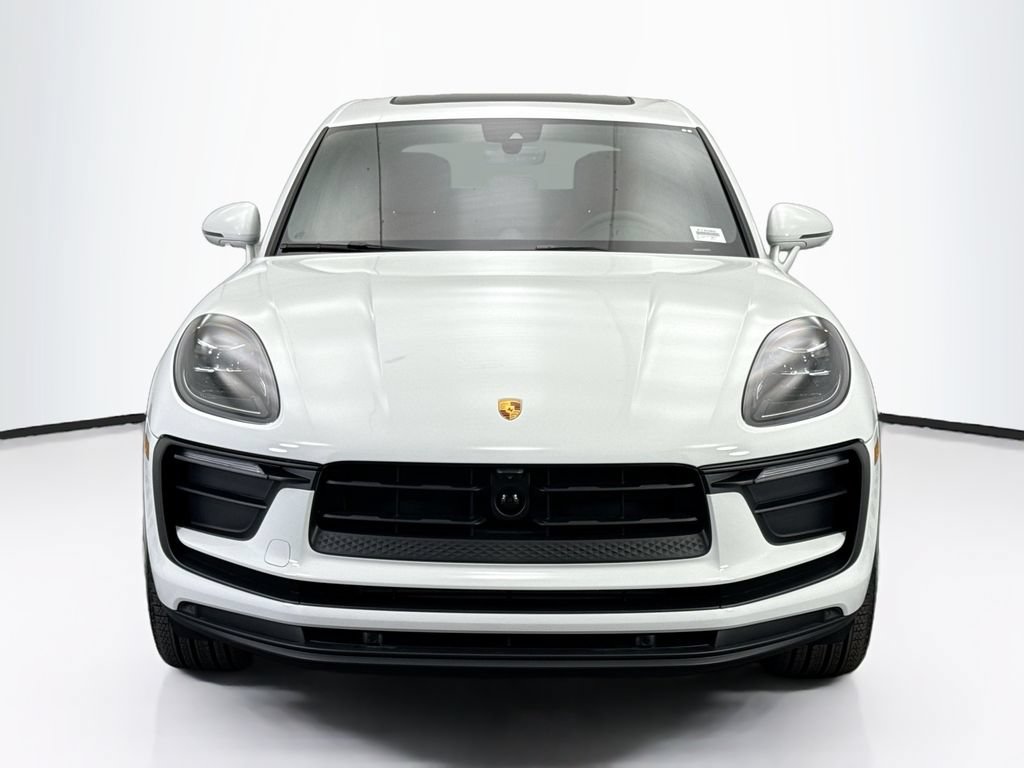 Used 2026 Porsche Macan AWD/4WD image 10
