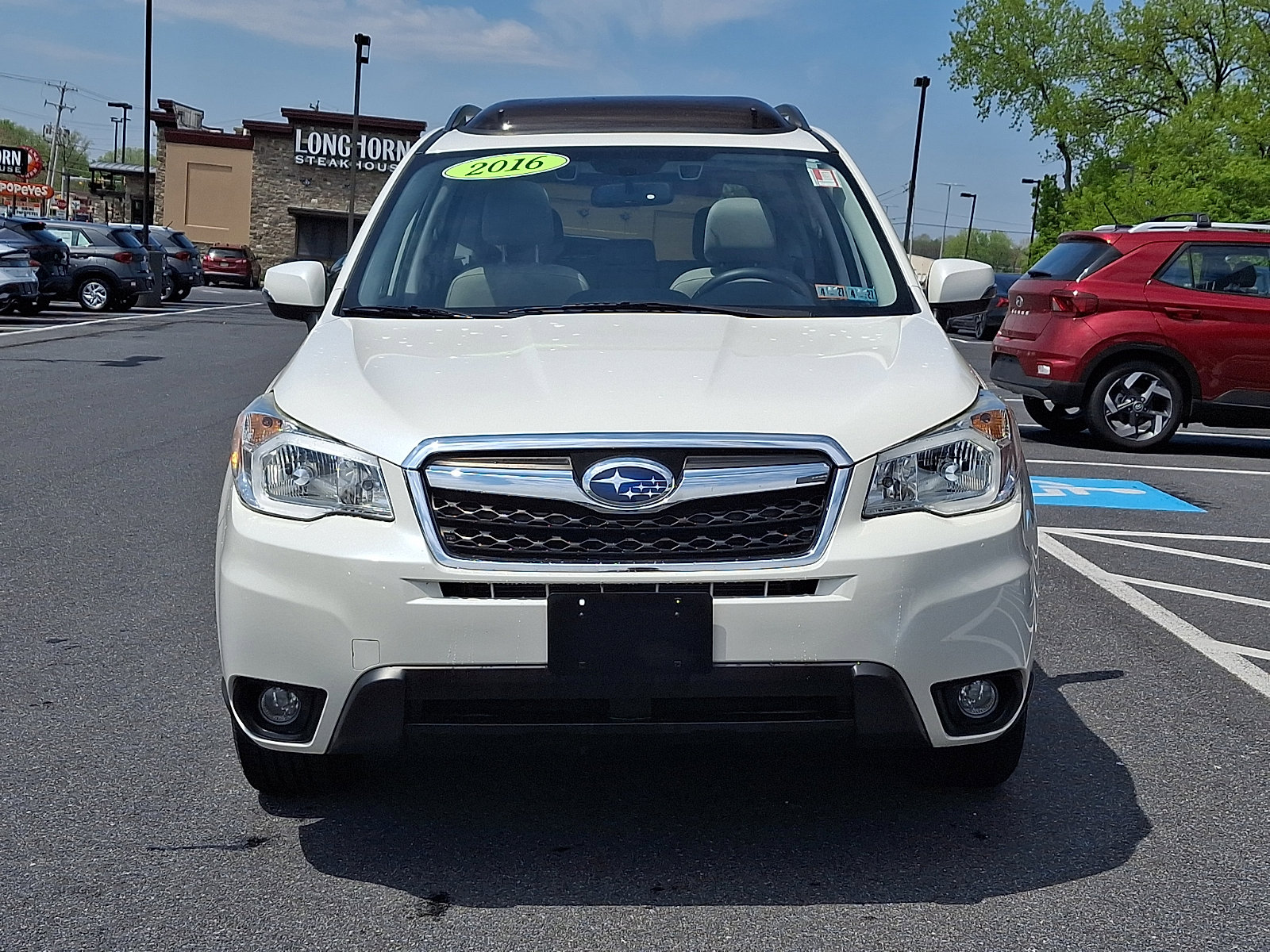 Used 2016 Subaru Forester 2.5i Touring w/ Eyesight & Navigation System AWD/4WD image 2
