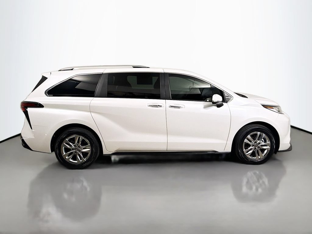 Certified 2023 Toyota Sienna Limited FWD image 8
