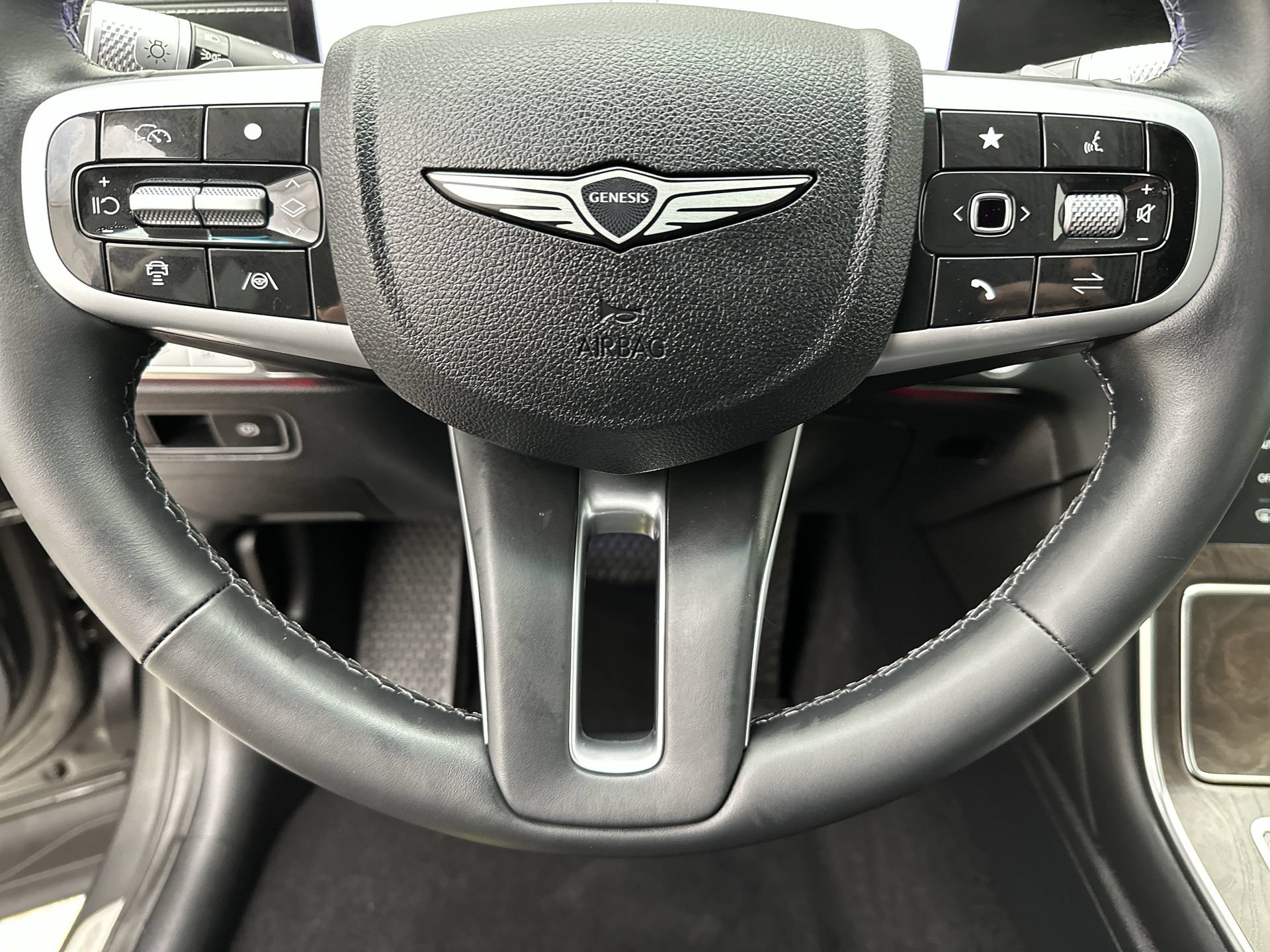 Certified 2026 Genesis GV80 2.5T Advanced AWD/4WD image 14