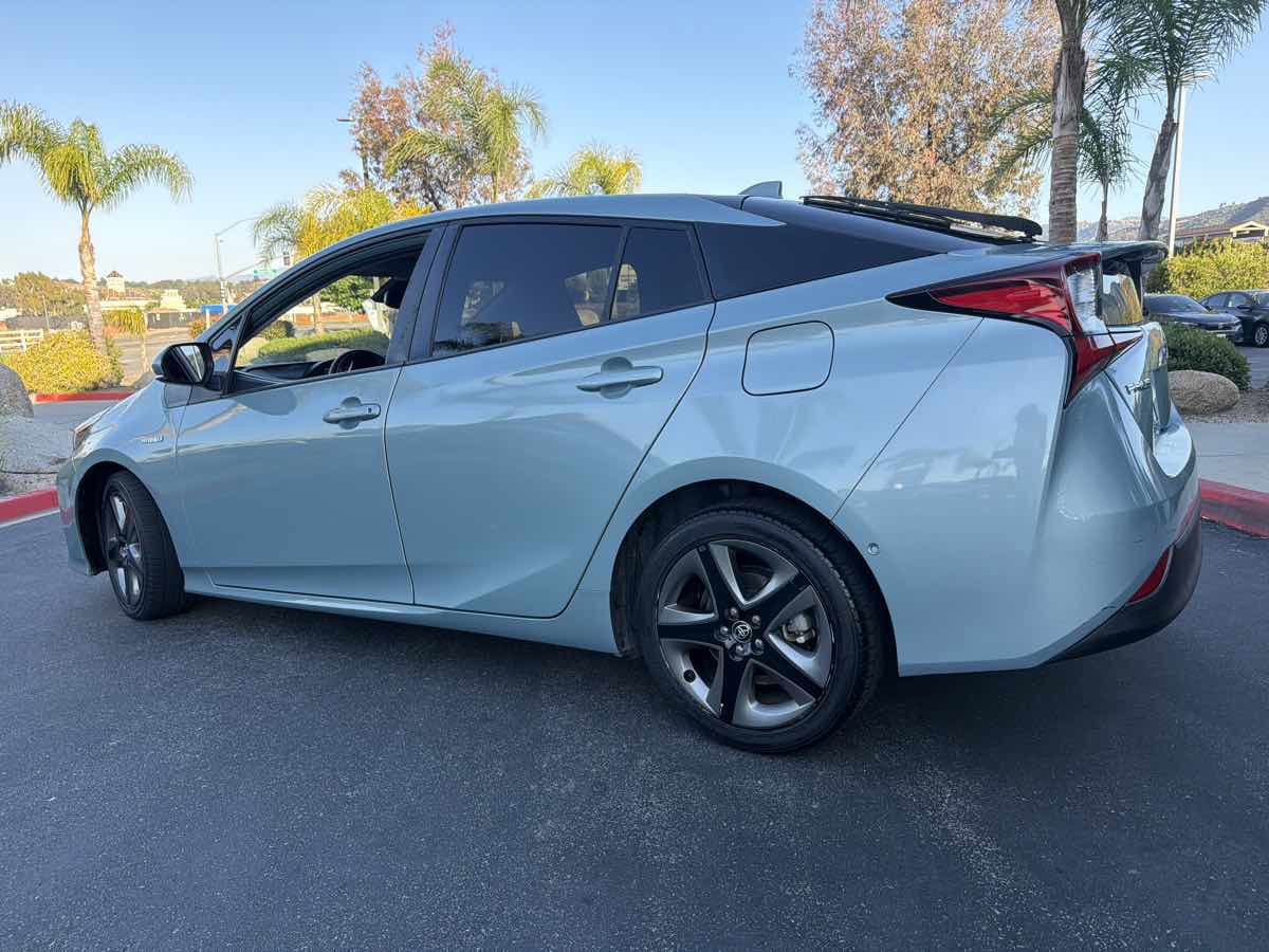 Used 2022 Toyota Prius XLE FWD image 15
