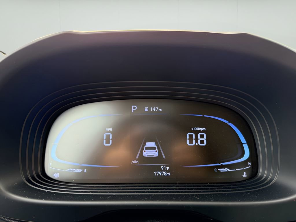 Used 2023 Hyundai Venue SEL FWD image 12