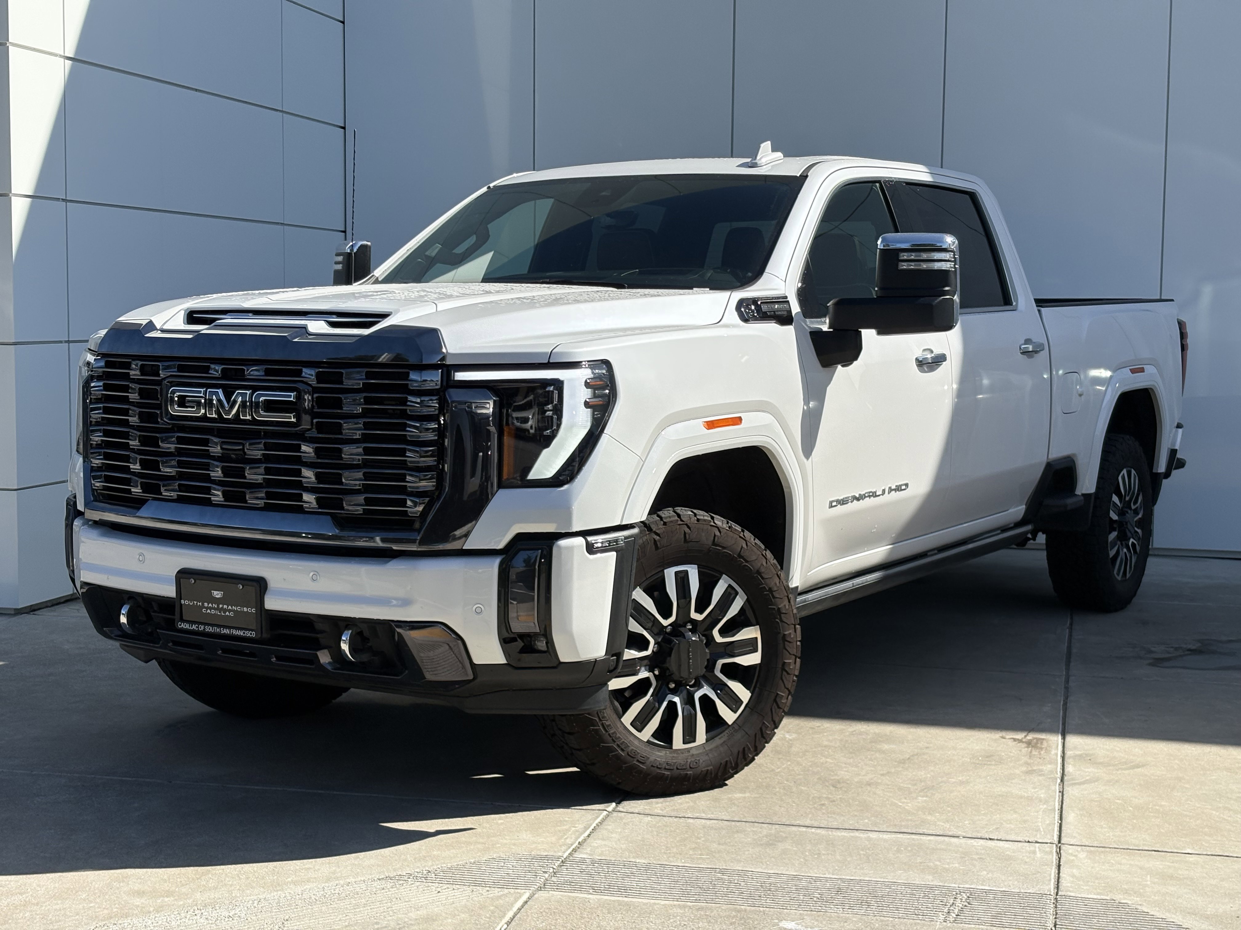 Used 2024 GMC Sierra 2500 Denali Ultimate w/ Max Trailering Package image 2