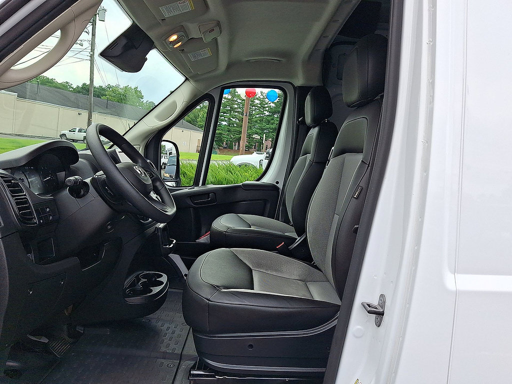 Used 2026 RAM ProMaster 2500 w/ Convenience Group FWD image 17
