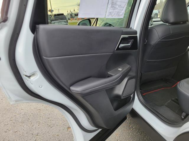 Used 2024 Mitsubishi Outlander 4WD Plug-In Hybrid image 21