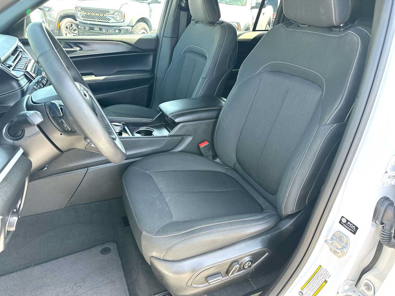 Used 2025 Jeep Grand Cherokee Laredo w/ MOPAR Finishing Package RWD image 17