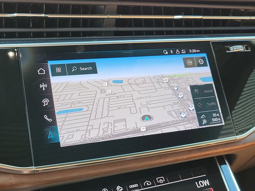 Used 2024 Audi Q8 Premium image 29