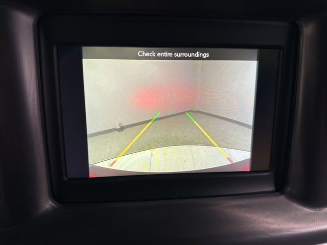 Used 2019 Dodge Charger SXT RWD image 2