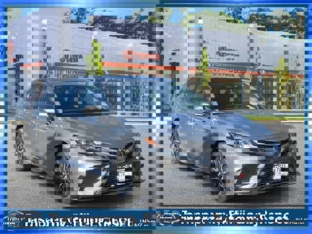 Certified 2024 Toyota Camry SE image 1