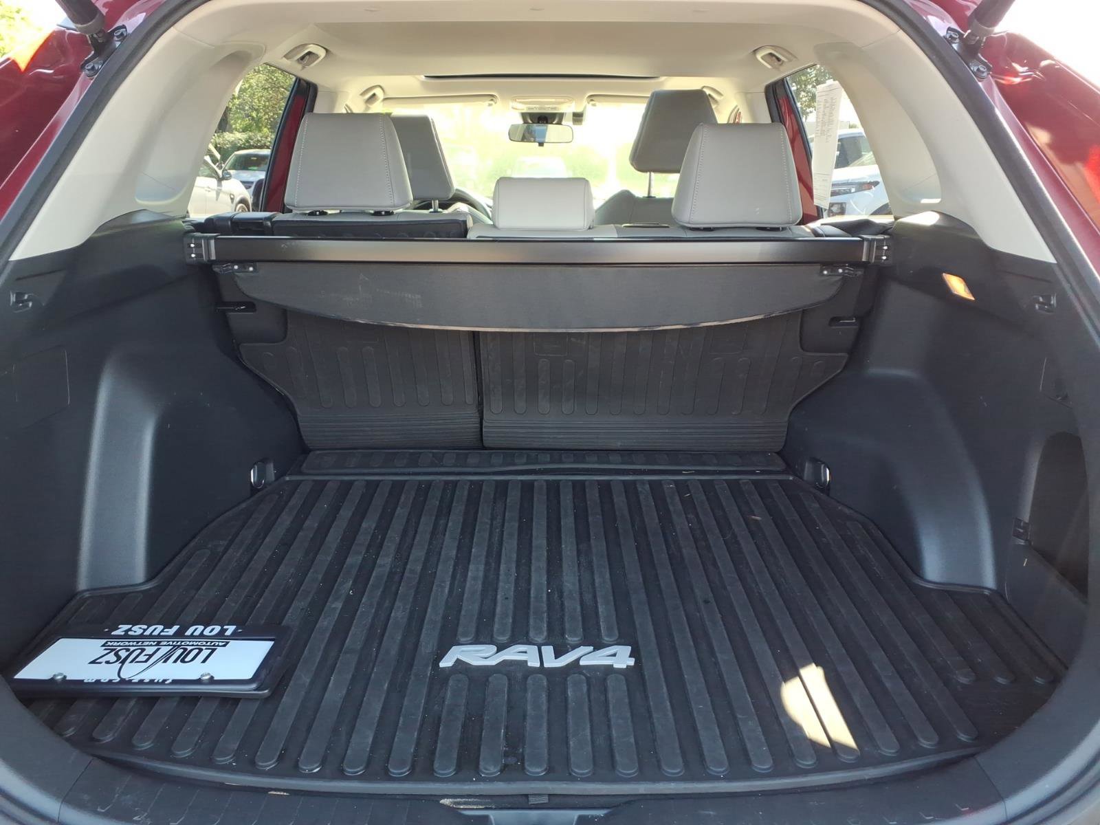 Used 2021 Toyota RAV4 XLE Premium AWD/4WD image 30