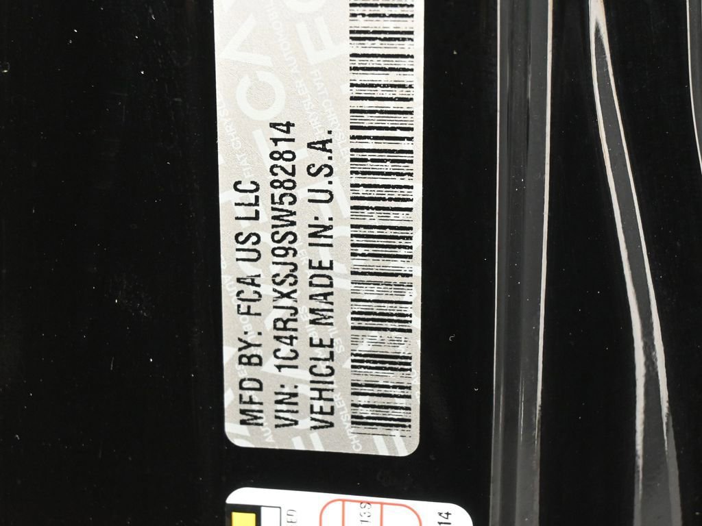 Used 2025 Jeep Wrangler Unlimited Rubicon 392 image 29