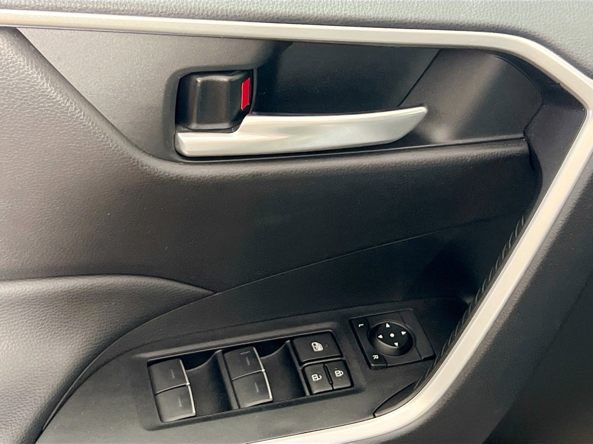 Used 2024 Toyota RAV4 XLE image 53