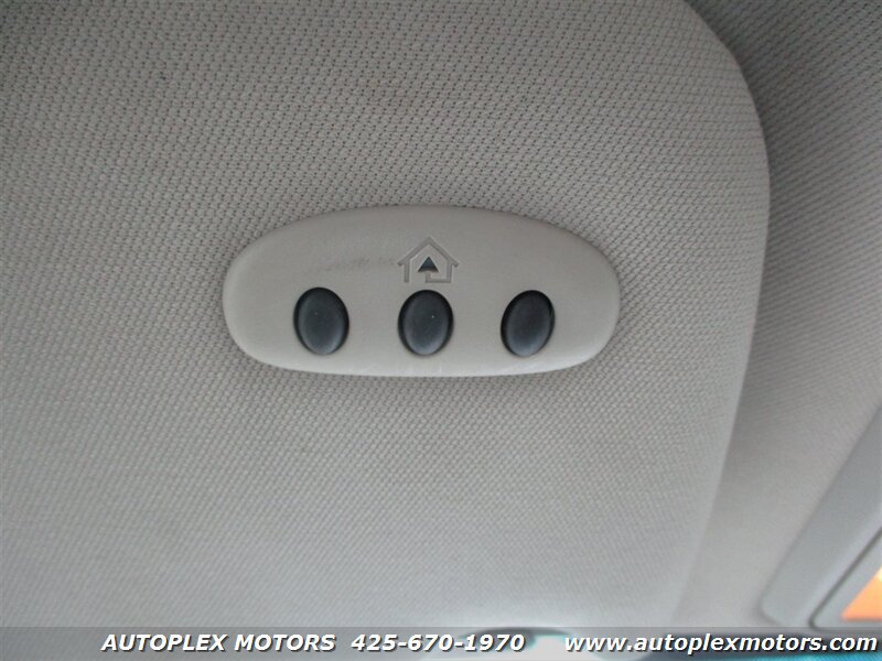 Used 2004 Lincoln LS RWD image 25