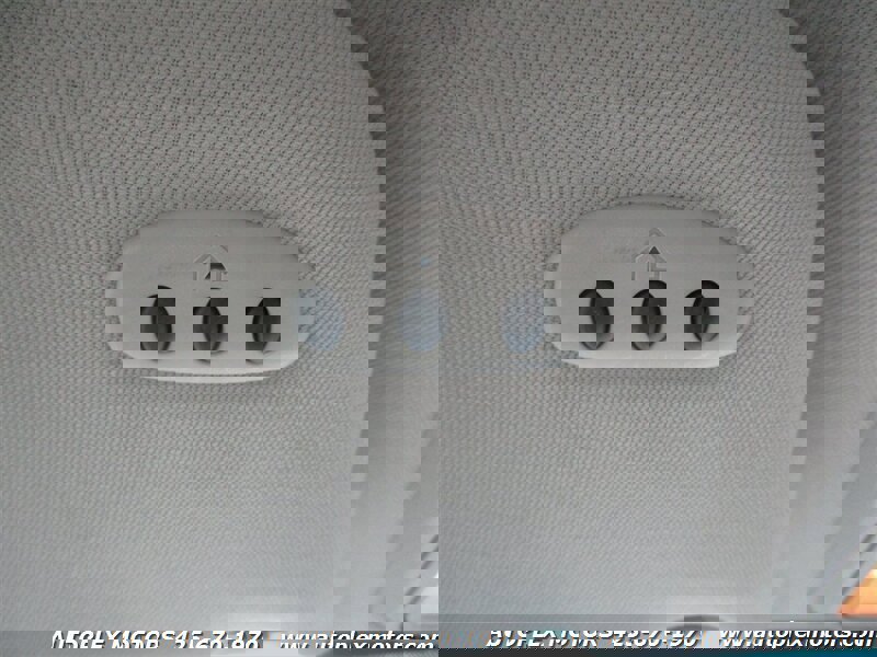 Used 2004 Lincoln LS image 25