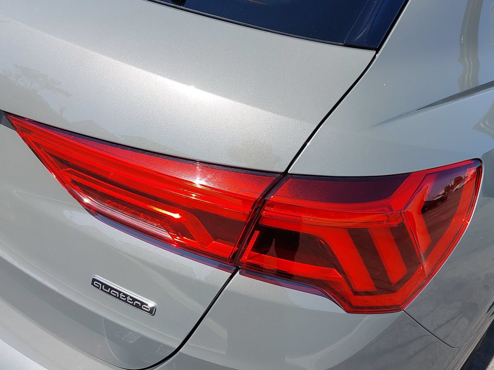 Certified 2025 Audi Q3 2.0T Premium w/ Convenience Package AWD/4WD image 39