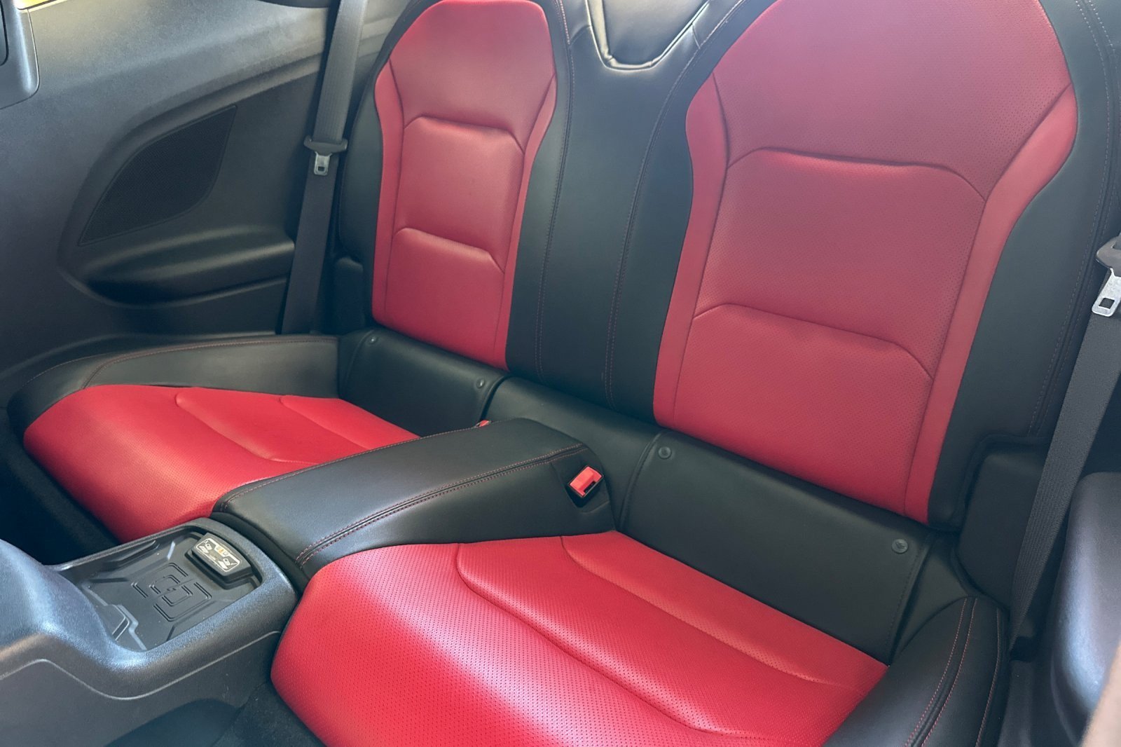 Used 2021 Chevrolet Camaro SS RWD image 11