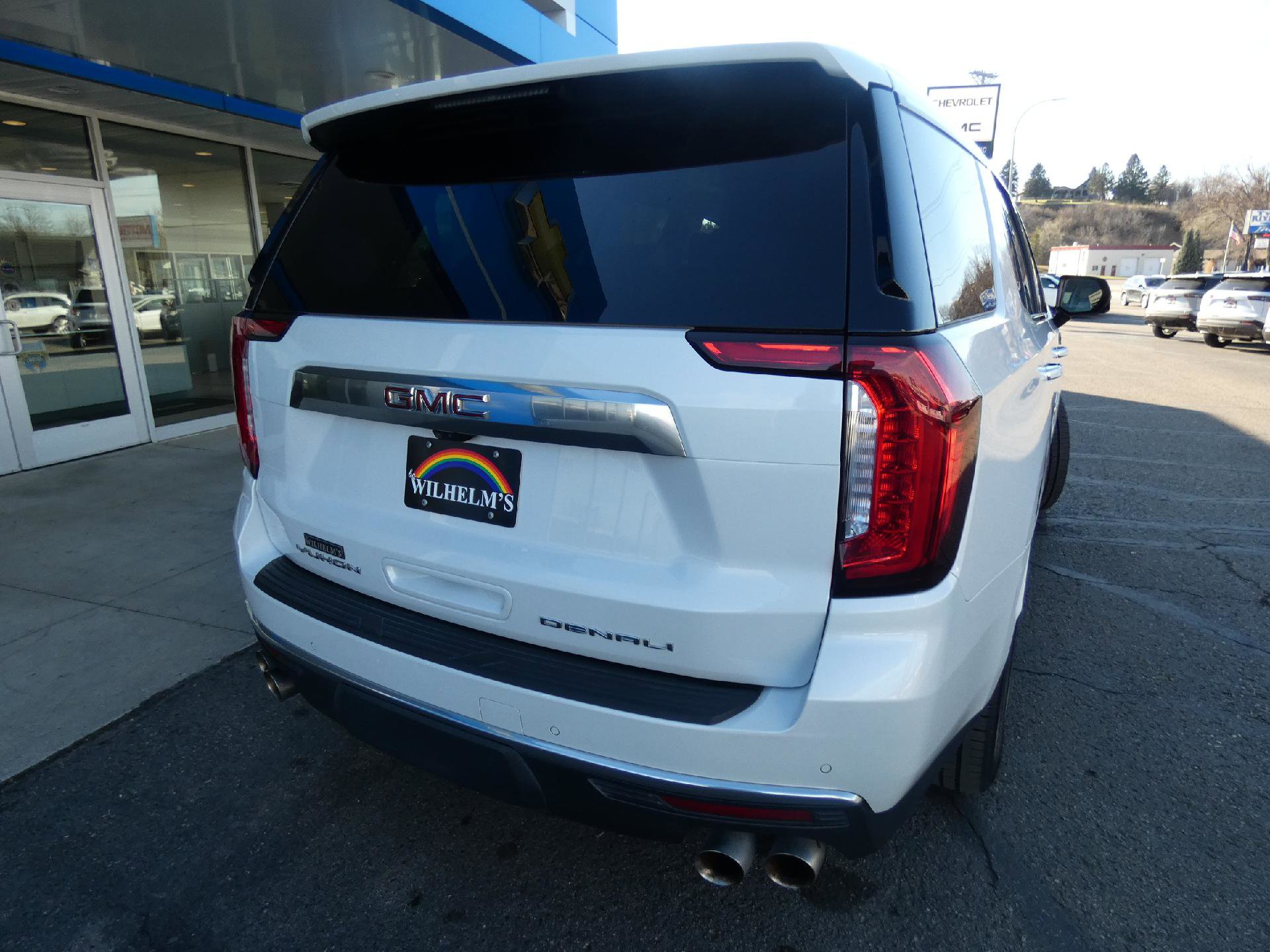Used 2021 GMC Yukon Denali w/ Denali Ultimate Package image 3