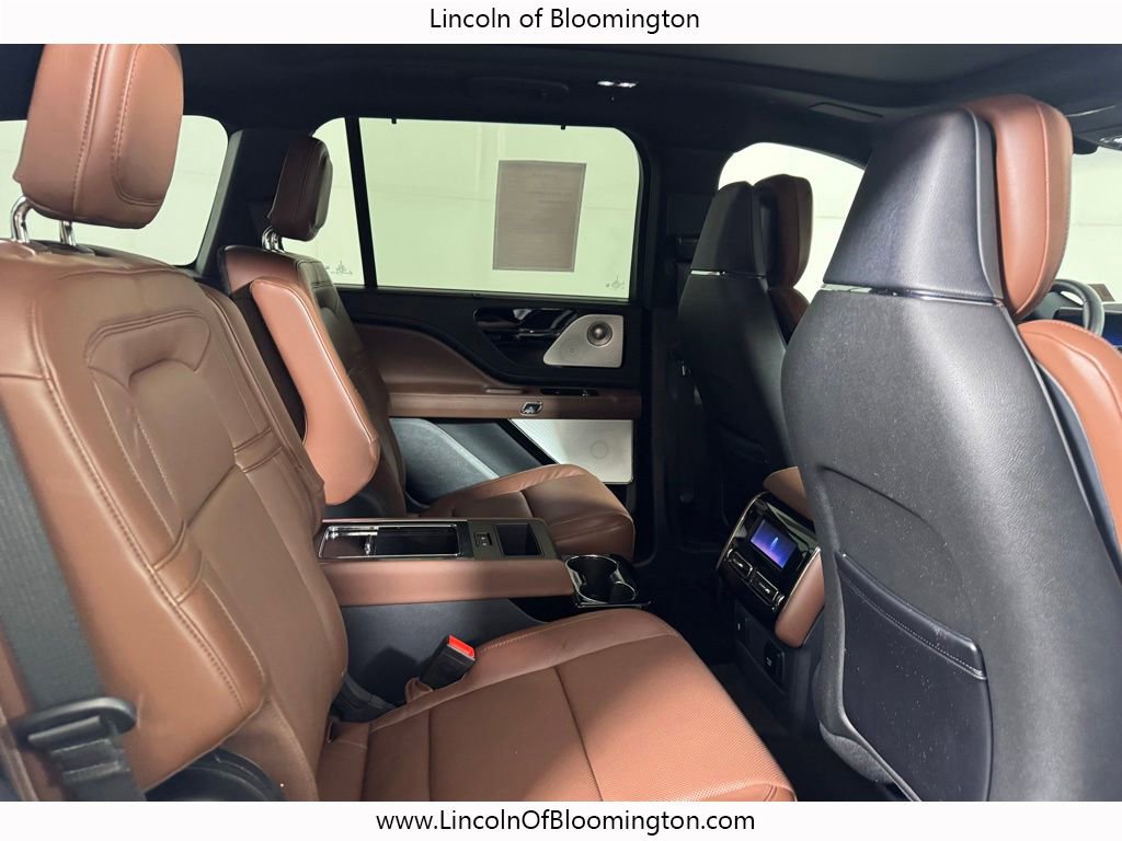 Used 2025 Lincoln Aviator Reserve w/ Equipment Group 201A AWD/4WD image 23