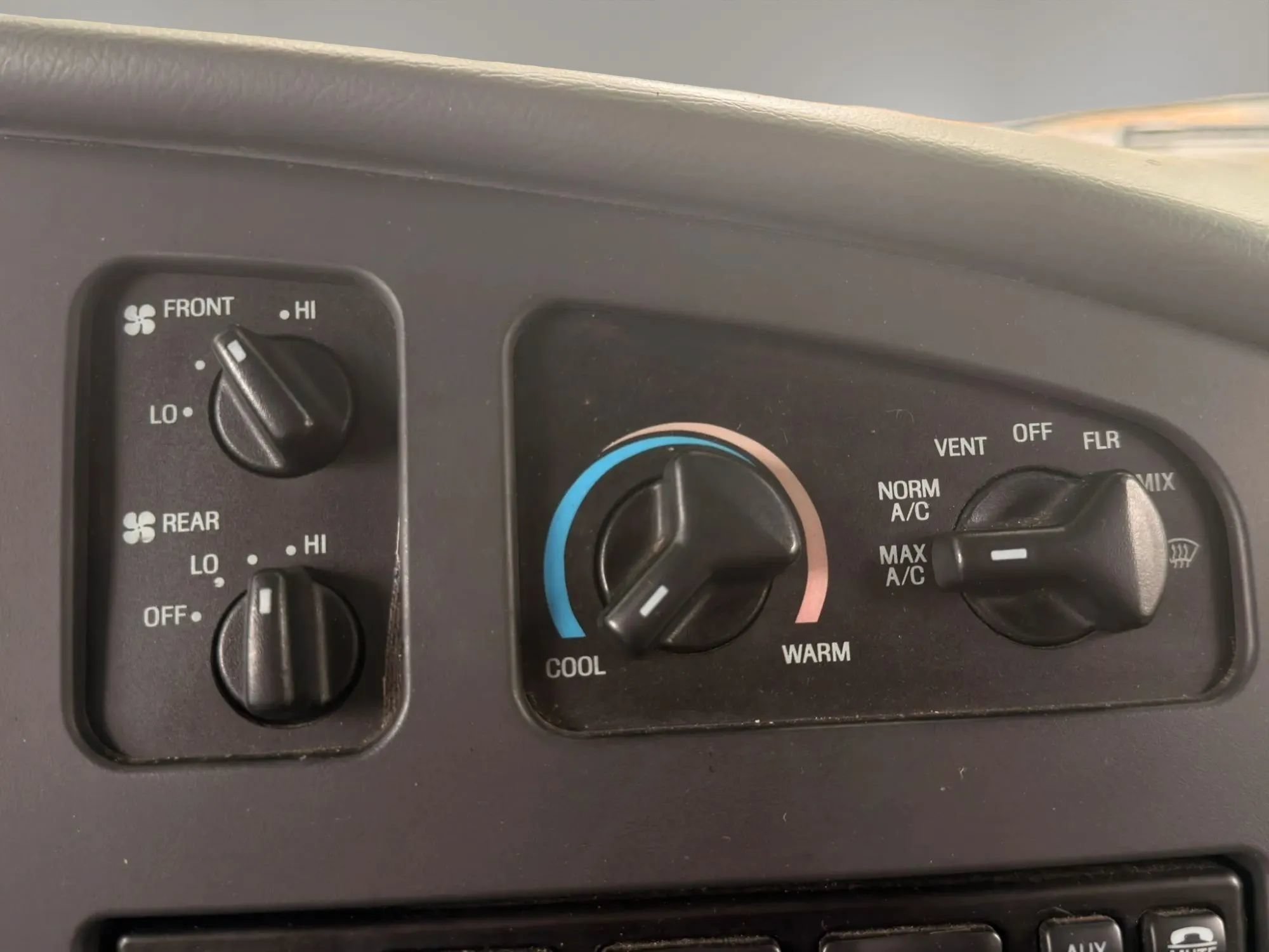 Used 2008 Ford E-350 and Econoline 350 XLT RWD image 26