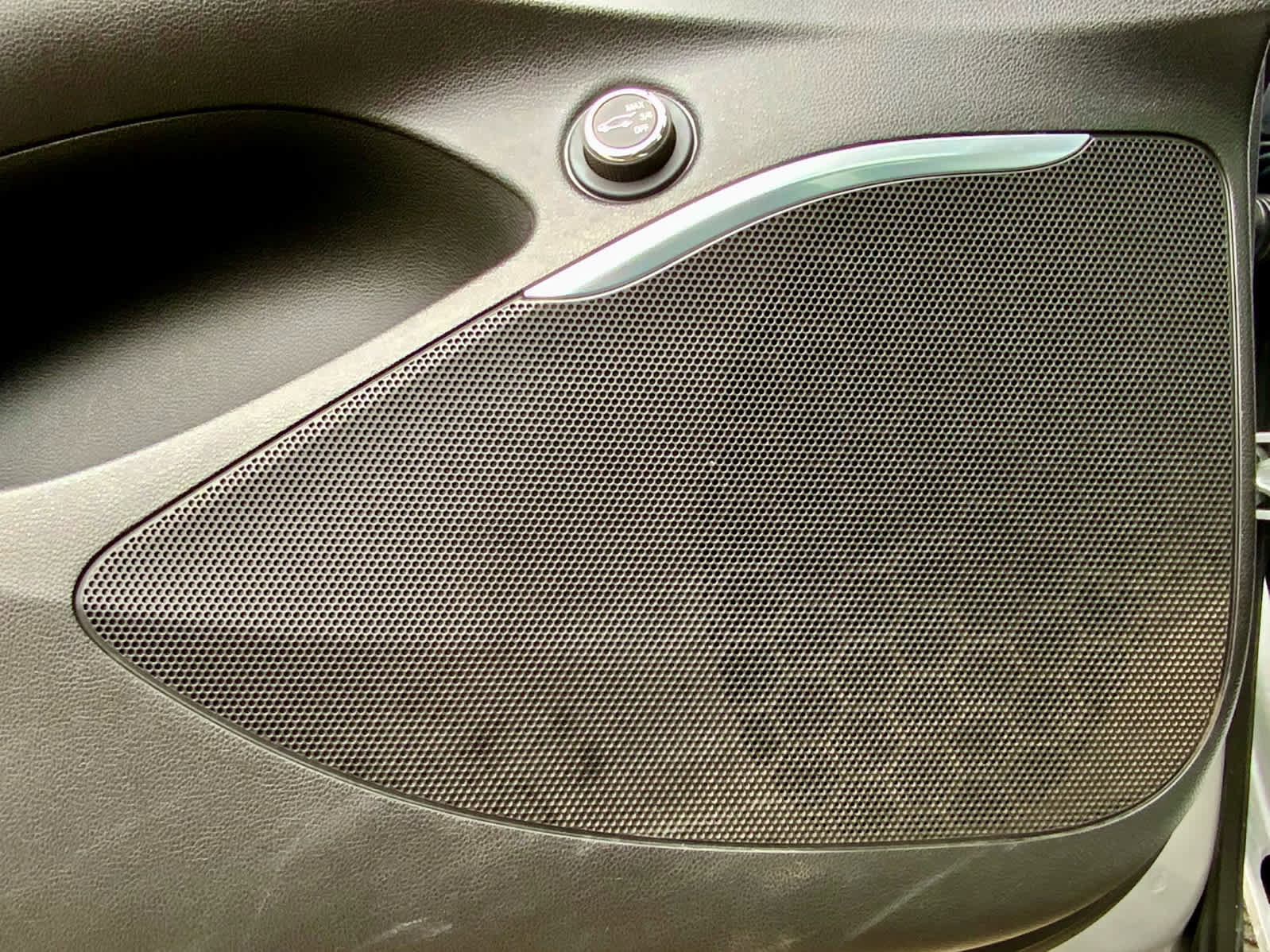 Used 2019 Buick Enclave Essence w/ Trailering Package, 5000 lbs. AWD/4WD image 55