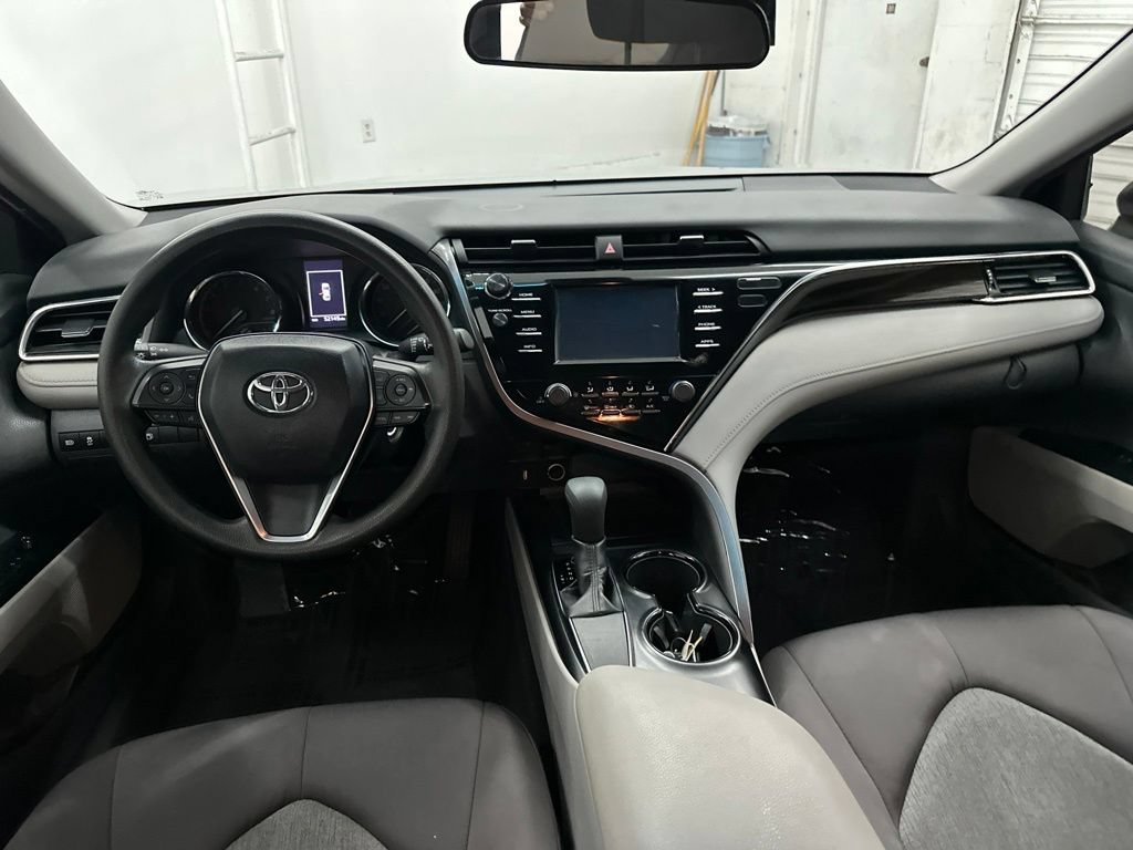 Used 2018 Toyota Camry LE FWD image 22