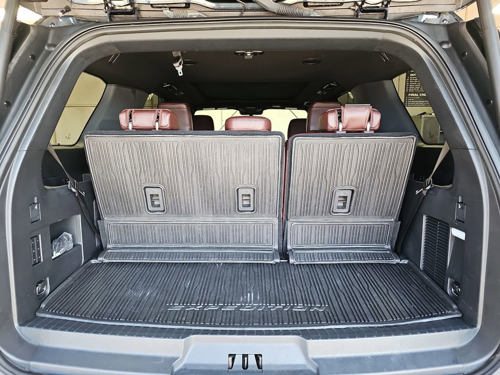 Used 2022 Ford Expedition Limited image 12