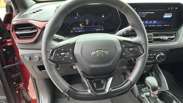 Used 2025 Chevrolet TrailBlazer RS w/ Convenience Package AWD/4WD image 17