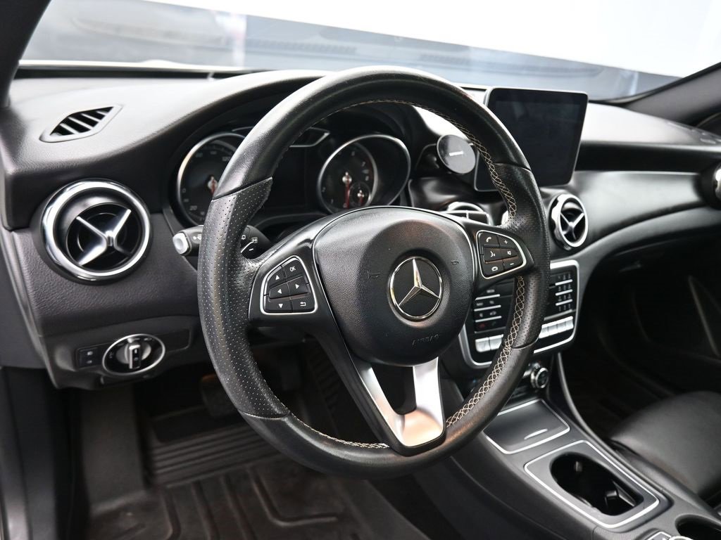 Used 2018 Mercedes-Benz GLA 250 4MATIC image 14