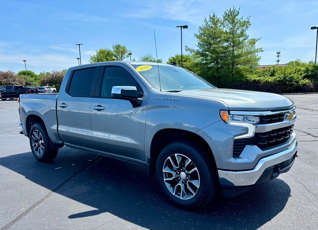 Used 2024 Chevrolet Silverado 1500 LT AWD/4WD image 9