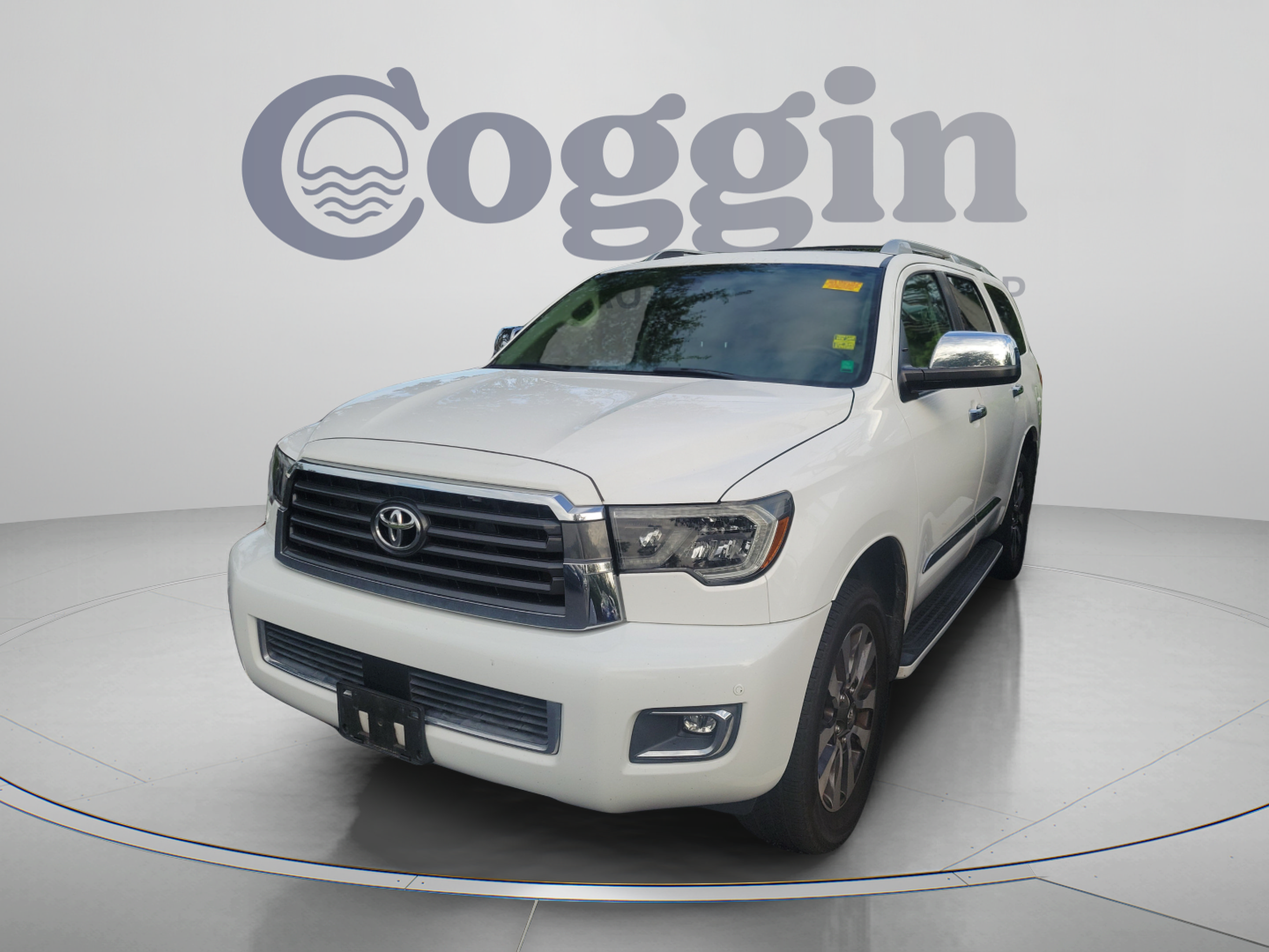 Used 2019 Toyota Sequoia Limited w/ Safety & Convenience Package AWD/4WD image 2