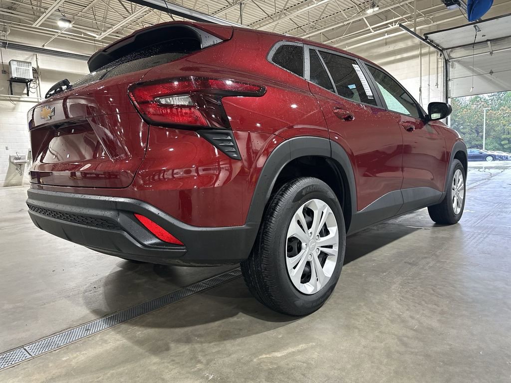 Used 2024 Chevrolet Trax LS image 8