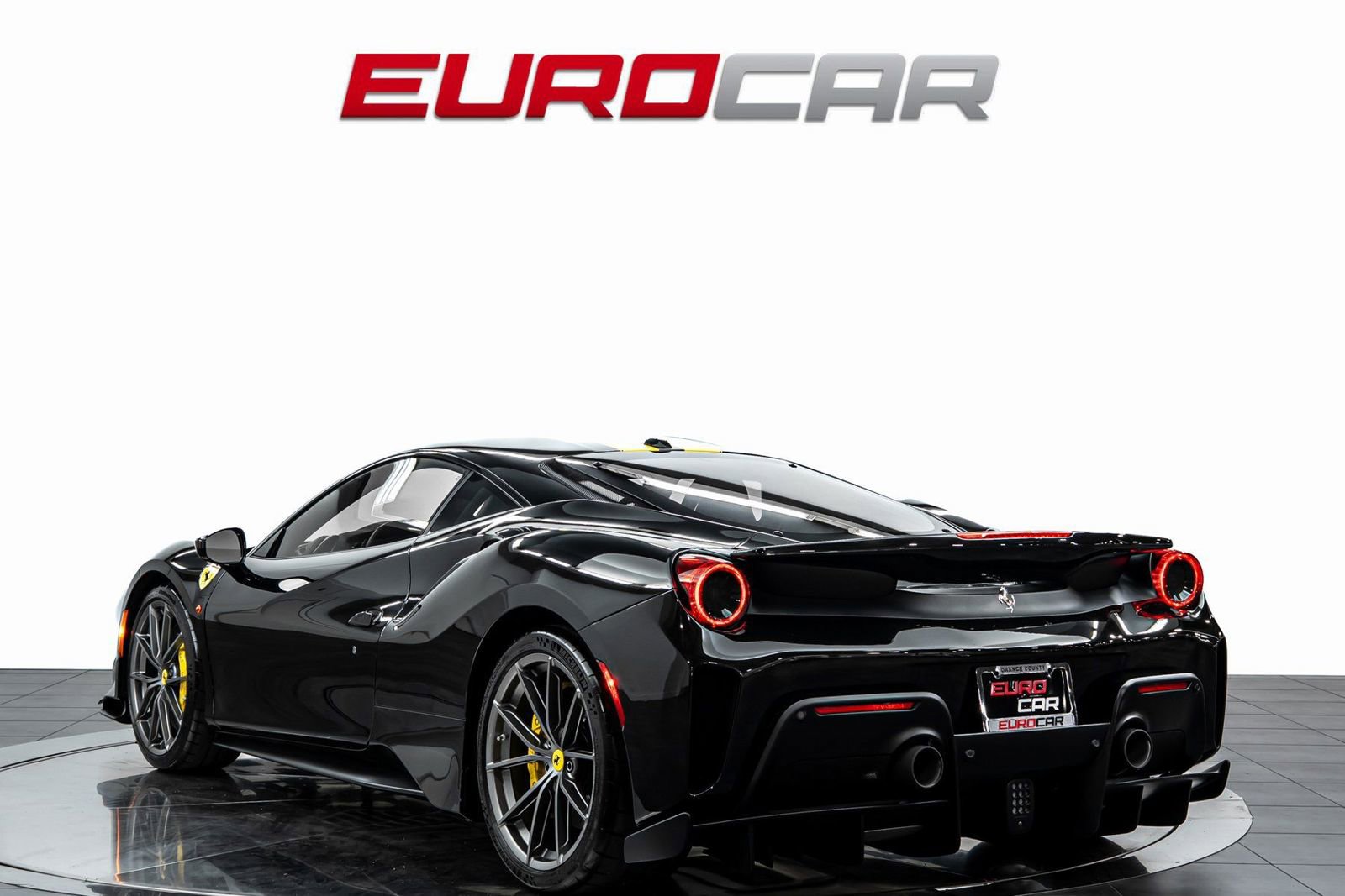 Used 2020 Ferrari 488 Pista Coupe image 3