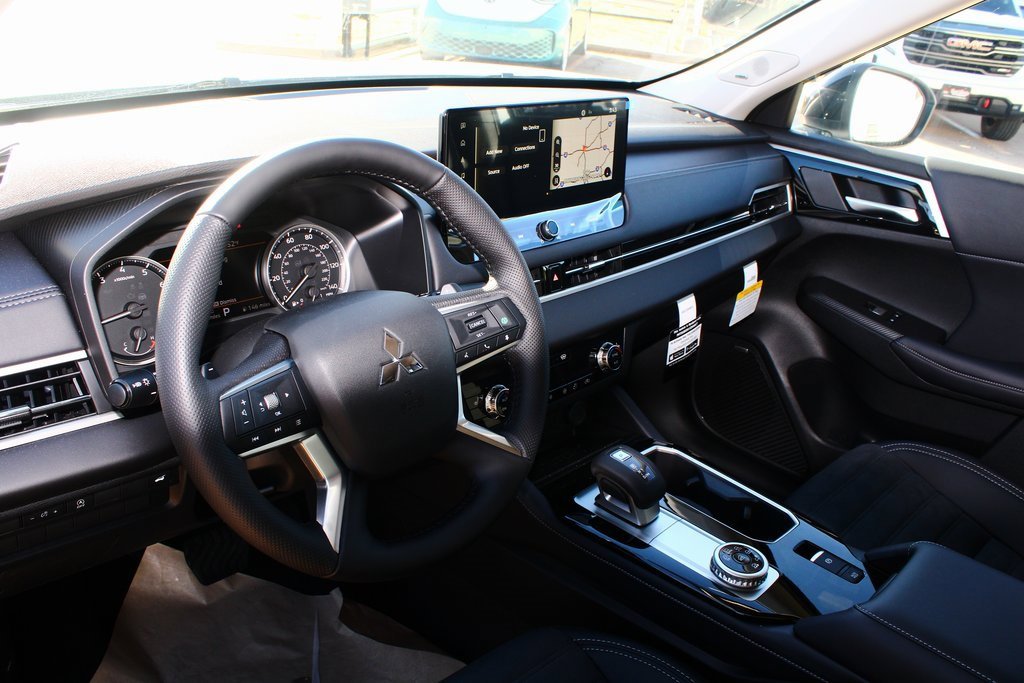 New 2026 Mitsubishi Outlander Trail Edition image 2