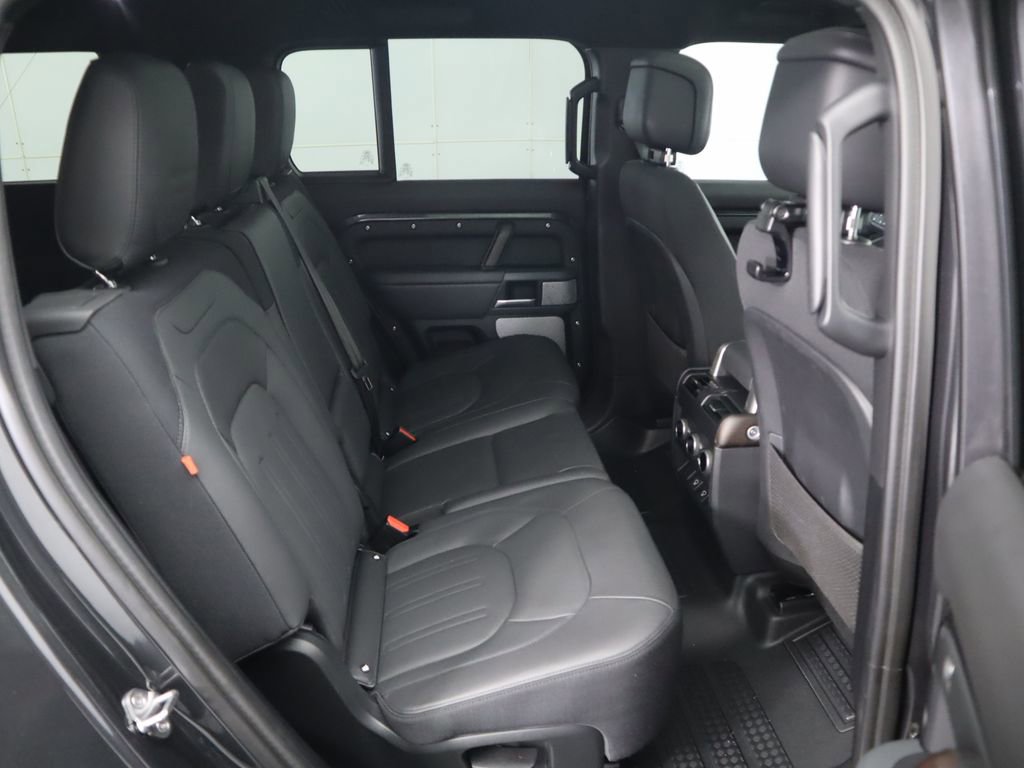 Used 2024 Land Rover Defender 130 X image 23