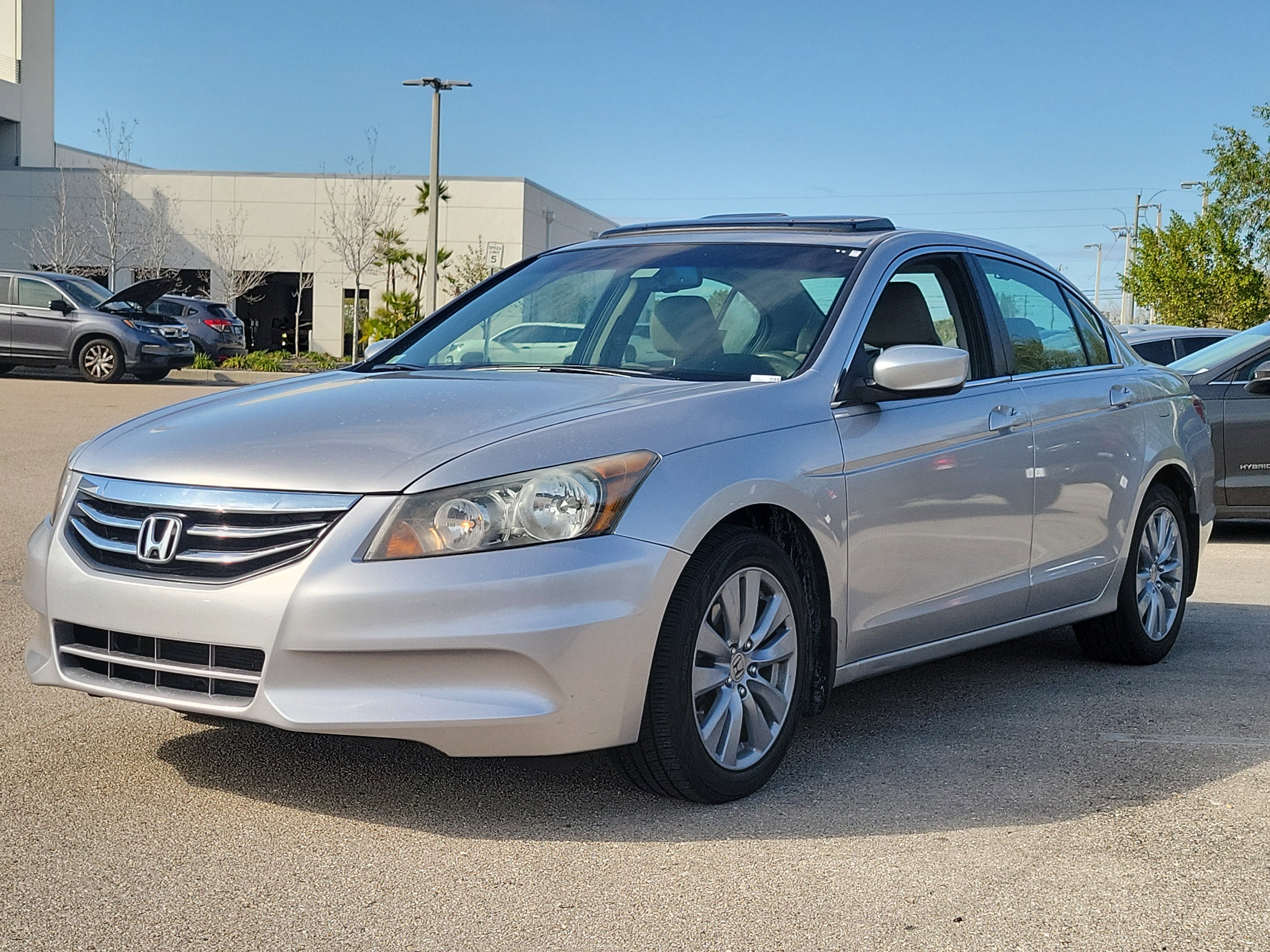 Used 2011 Honda Accord EX-L image 3