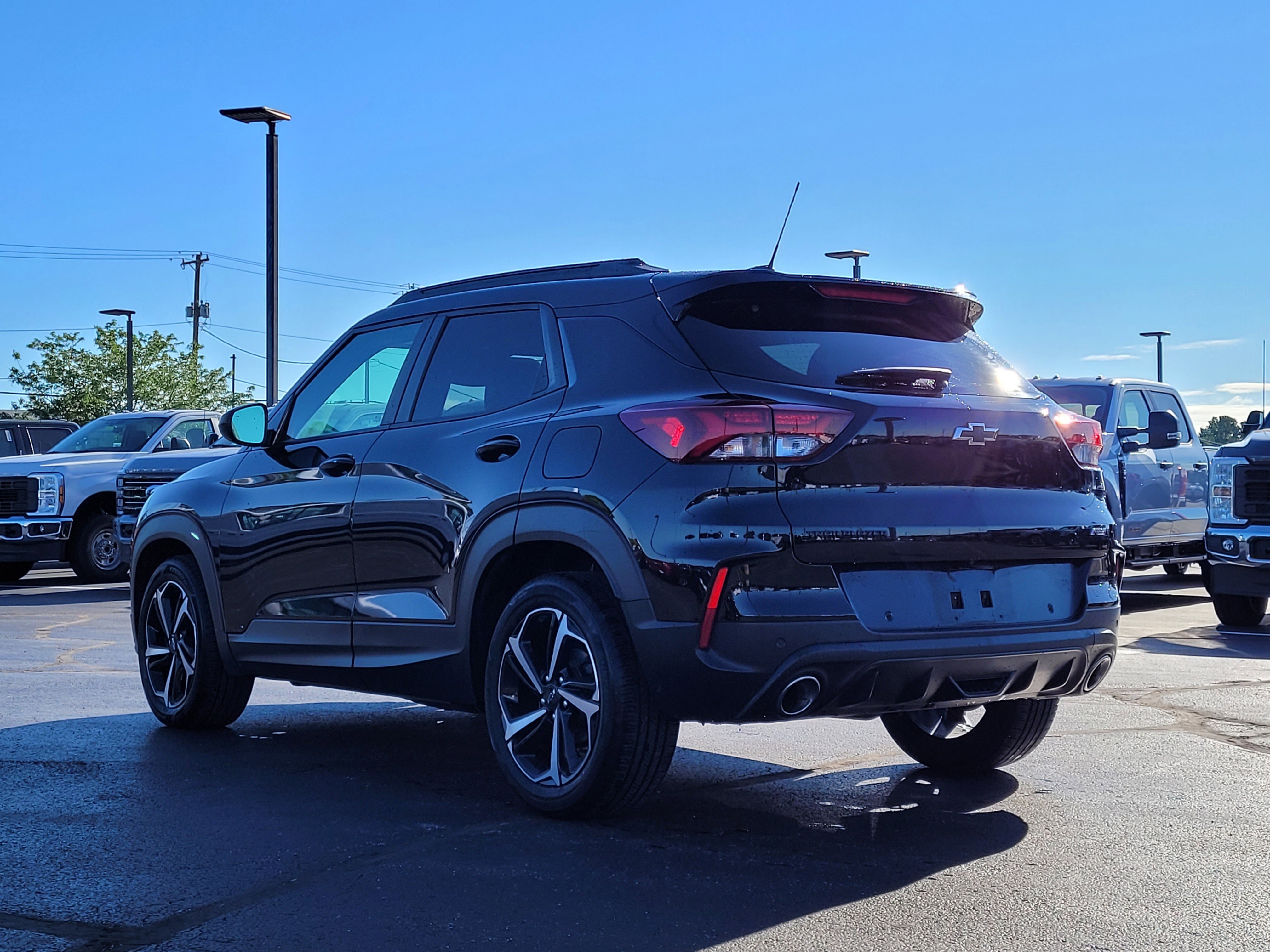 Used 2022 Chevrolet TrailBlazer RS w/ Sun and Liftgate Package FWD image 6